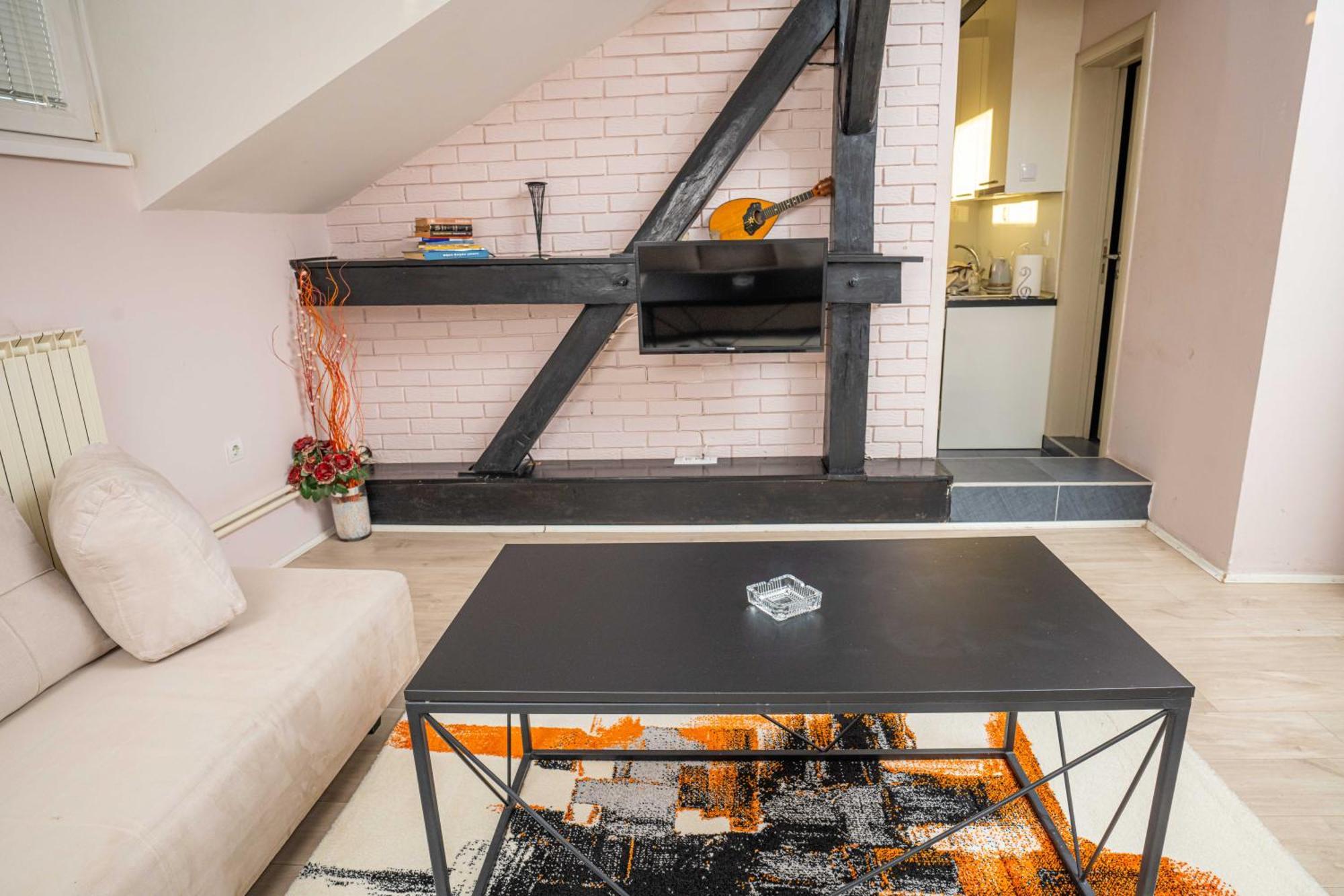 He-Ra Apartments With Free Parking سكوبجي المظهر الخارجي الصورة