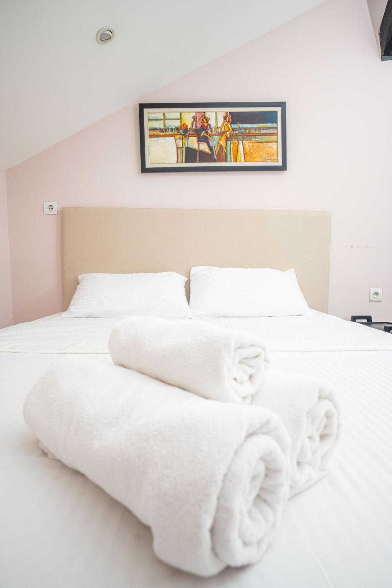 He-Ra Apartments With Free Parking سكوبجي المظهر الخارجي الصورة
